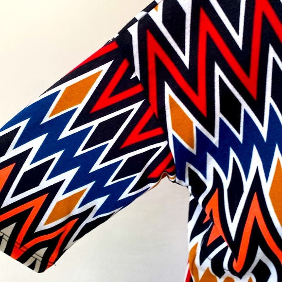 LuLaRoe “IRMA” HIGH-LOW TUNIC OVERSIZED TOP SIZE EXTRA SMALL 🌟NWT🌟 - Picture 4 of 11